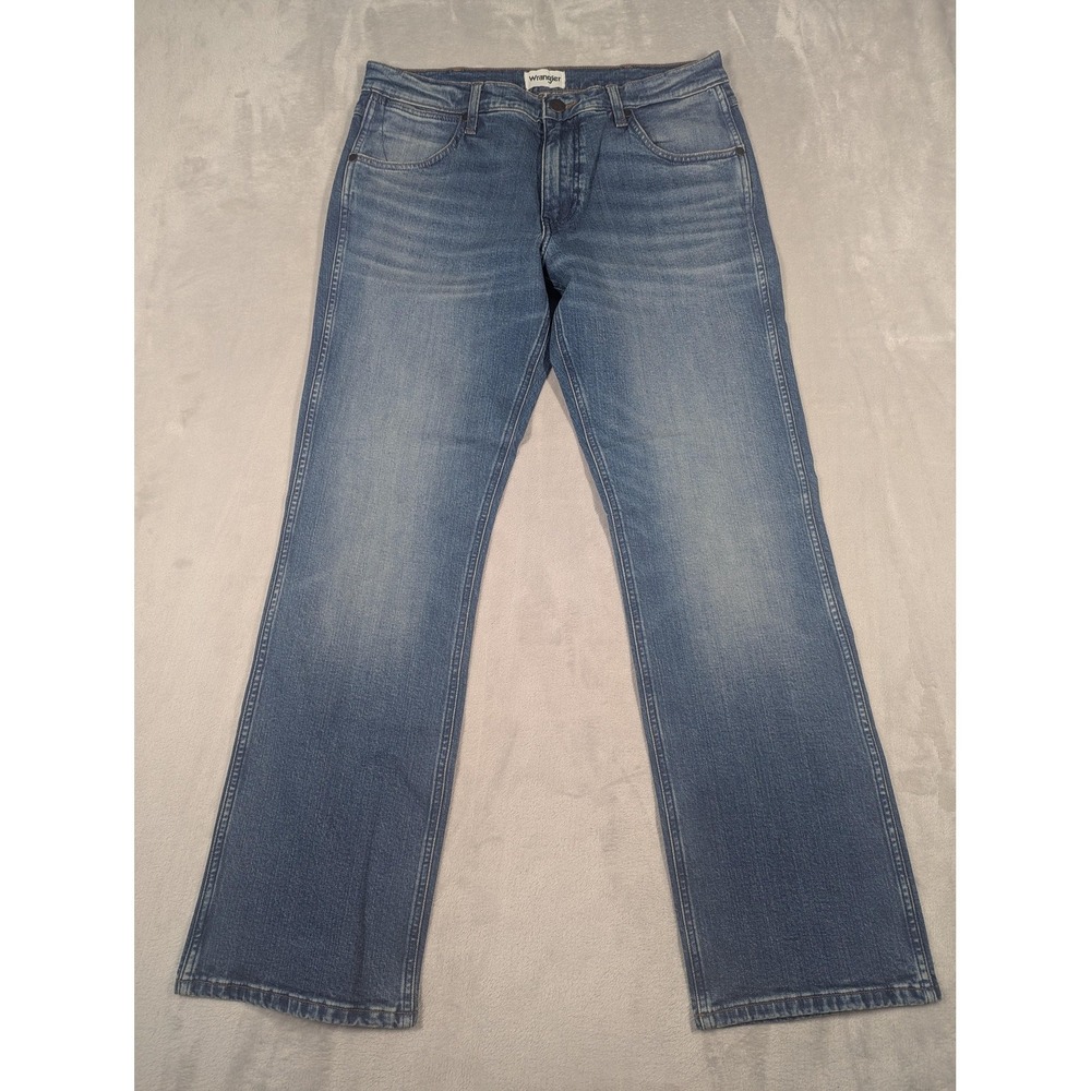 Wrangler Jeans Mens 34x32 Blue Medium Wash Bootcut Western Cowboy Leg Denim